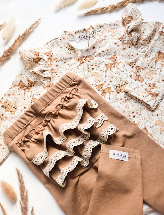 Legginsy z falbanką i koronką karmel